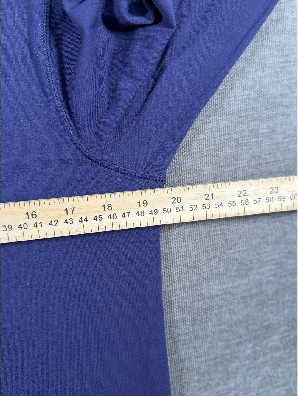 Lululemon Women's Long Sleeve V-Neck Shirt Size 10 Purple Cotton Lycra